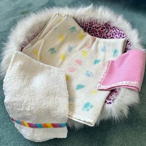 Build-A-Bear bed and blankets set